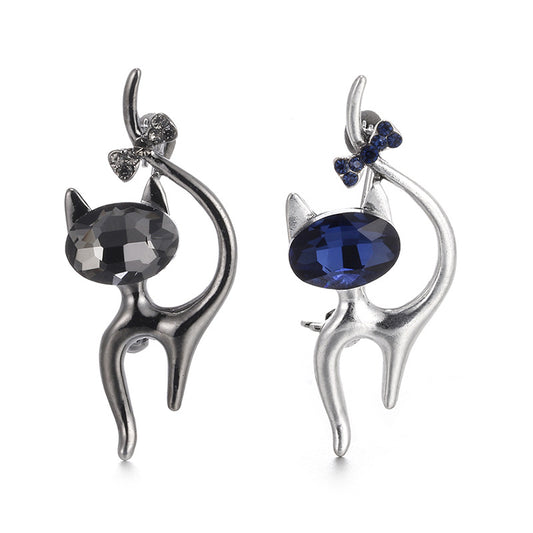 Rhinestone Cat Brooch