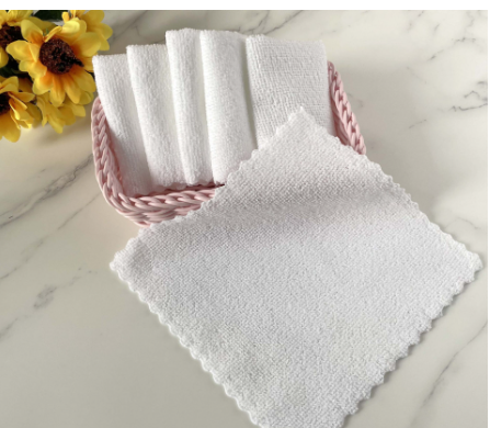 White Microfiber Disposable Towels for Hotels and Home